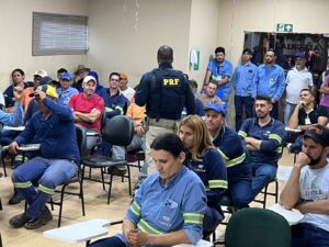 na rubi s.a. de rubiataba a programação contou com a presença do inspetor charles e do agente manoel, da prf