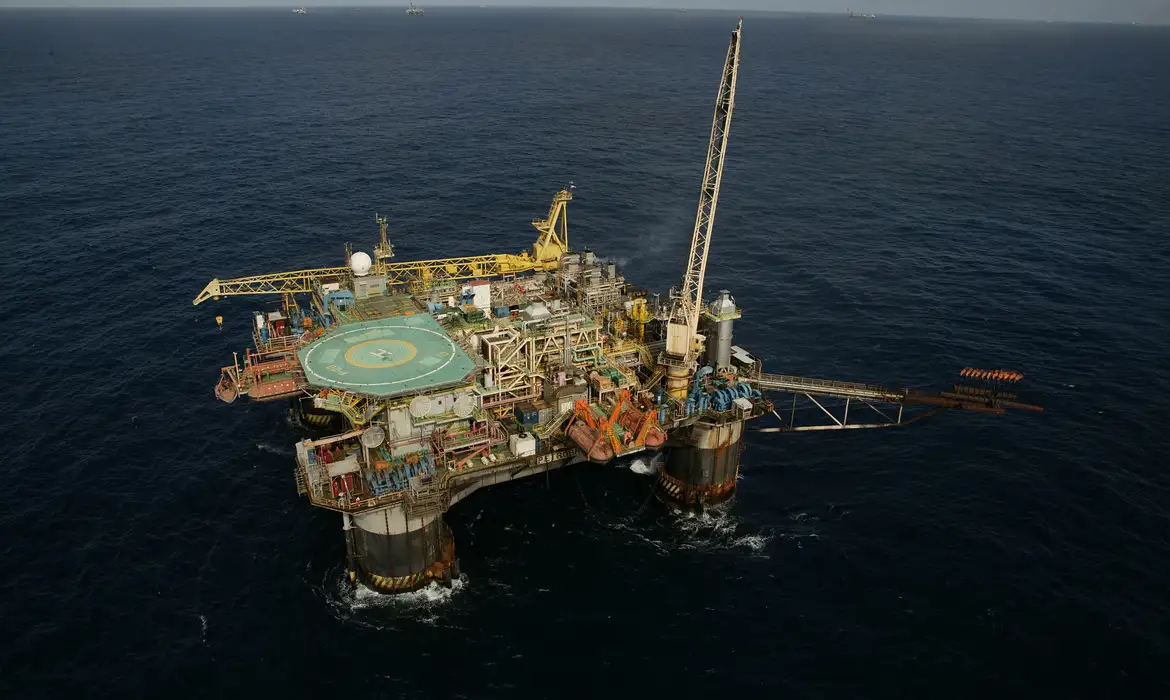 plataforma semi submersivel p 20 bacia de campos petroleo do brasil petrobras 0