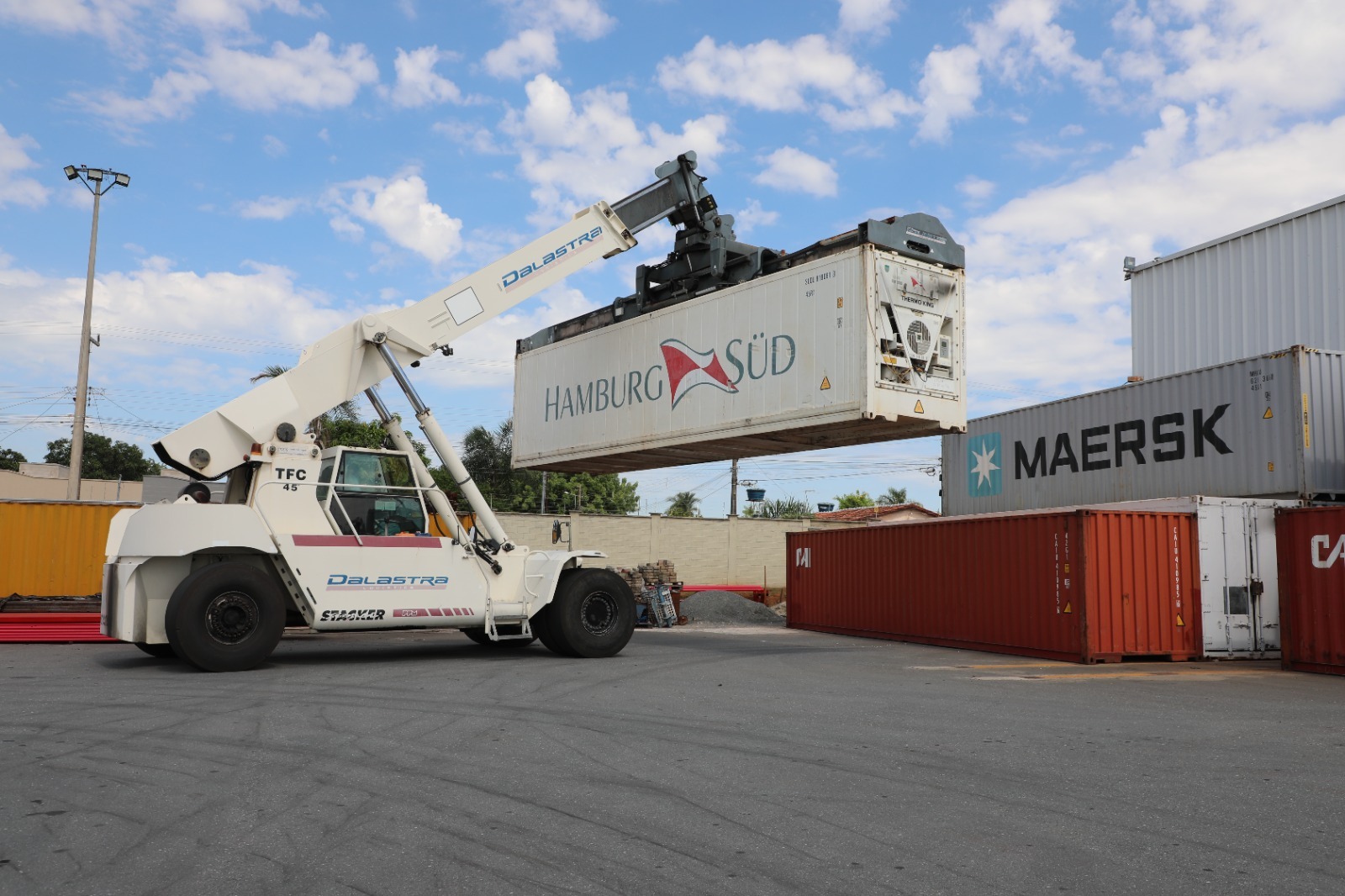 porto de exporatacao e importacao edinan ferreira
