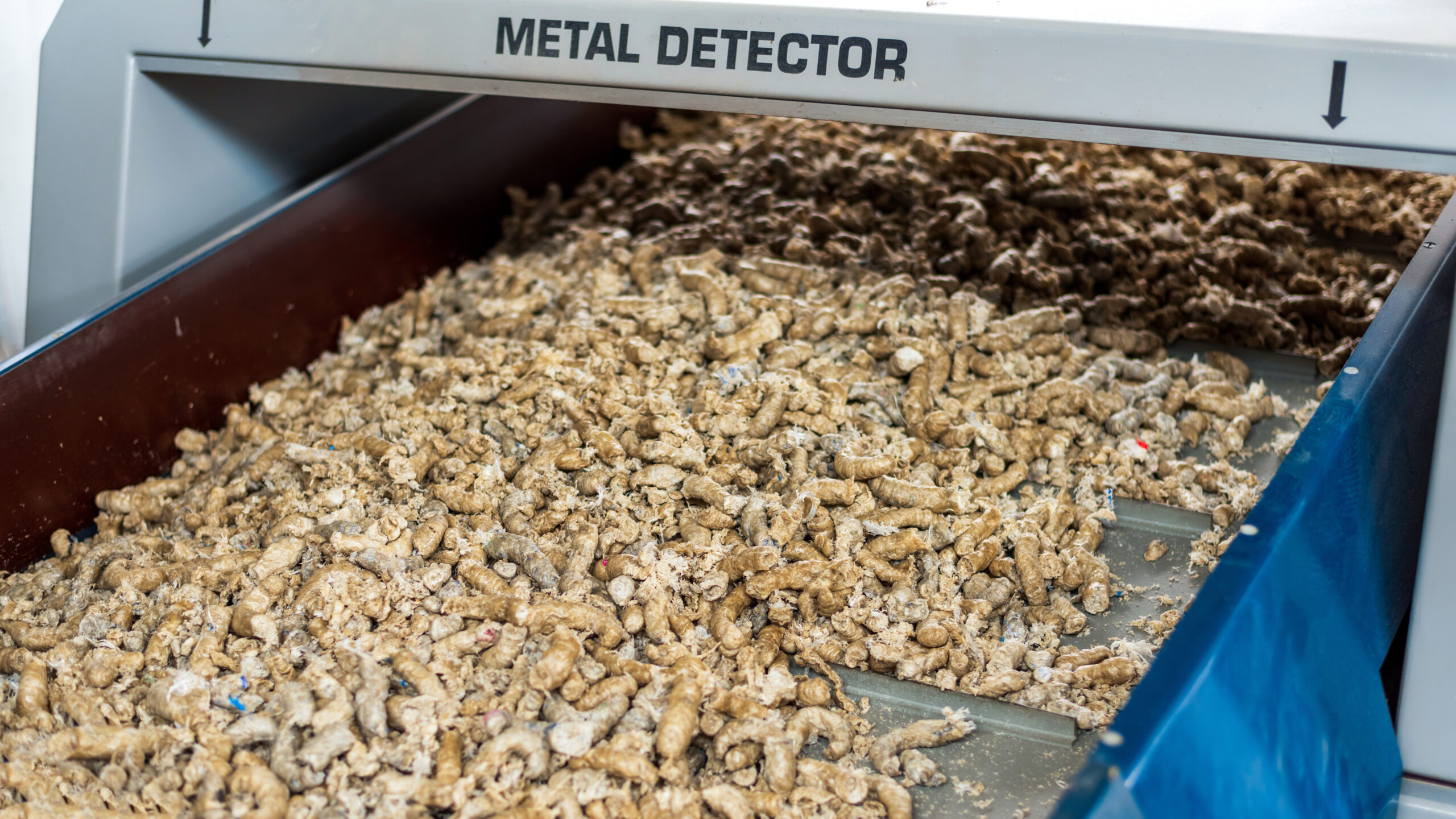 plastic waste recycling factory